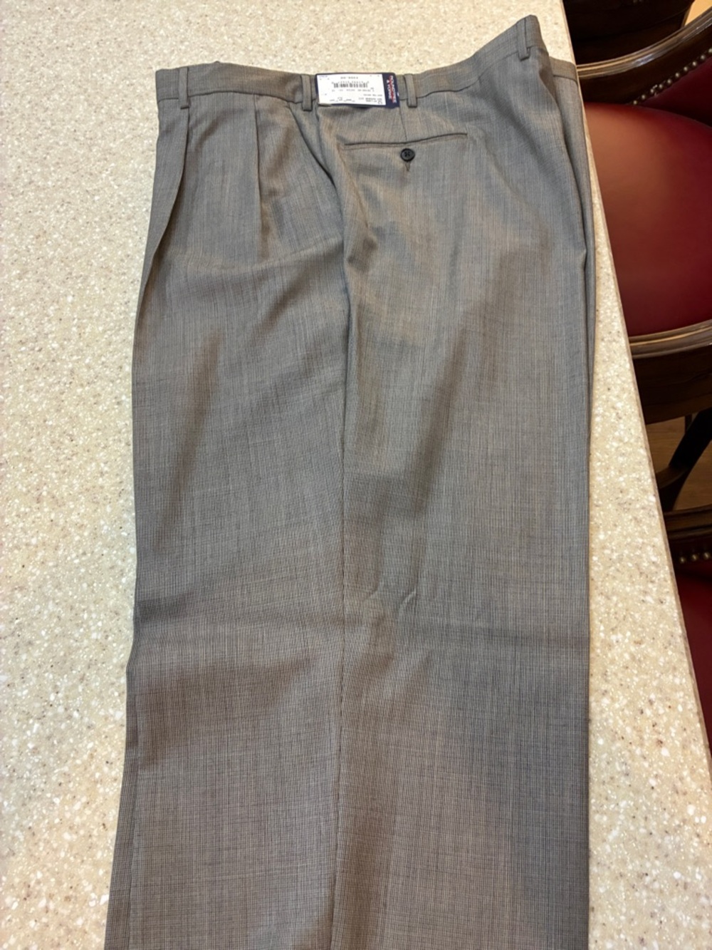 NWT Roundtree & Yorke Men's Dress Pants in Charcoal Check